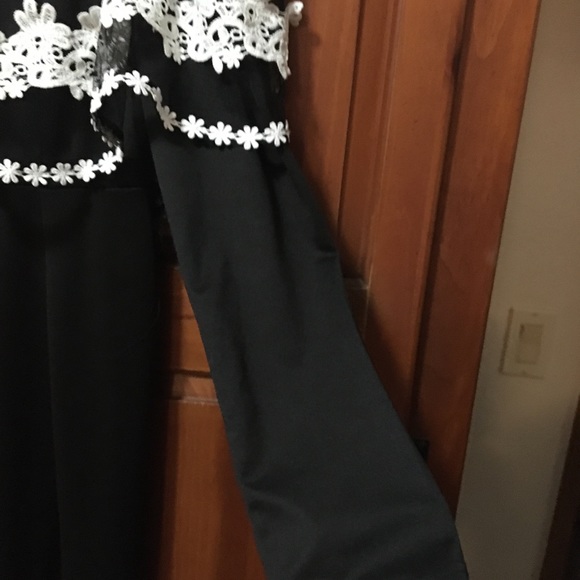 Pantsuit Black & White Off The Shoulder - Picture 7 of 9